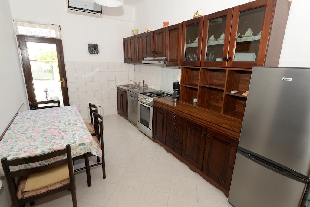 Apartment Ana 法扎纳 客房 照片
